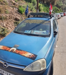 La voiture de notre copain Sophlokis à Fodele